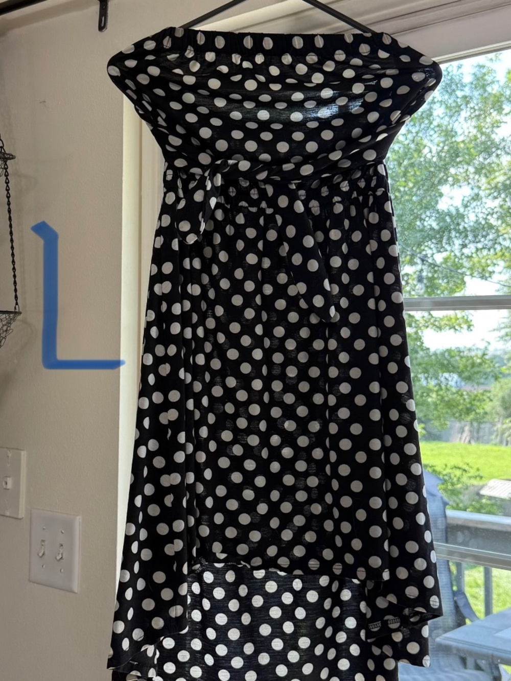 Dresses - Picture 3 of 3